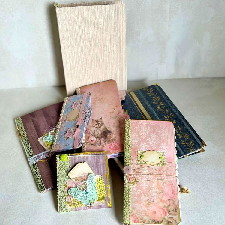 Auswahl handgemachter Journale von Christin Bollow