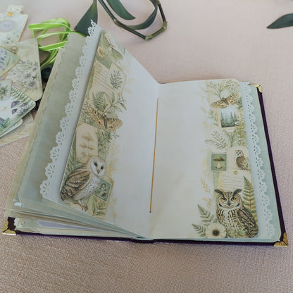 Journal Lila-Grün, Innenseite Motivpapier in Grüntönen mit Eulen- Pflanzen- und Schmetterlingsmotiven