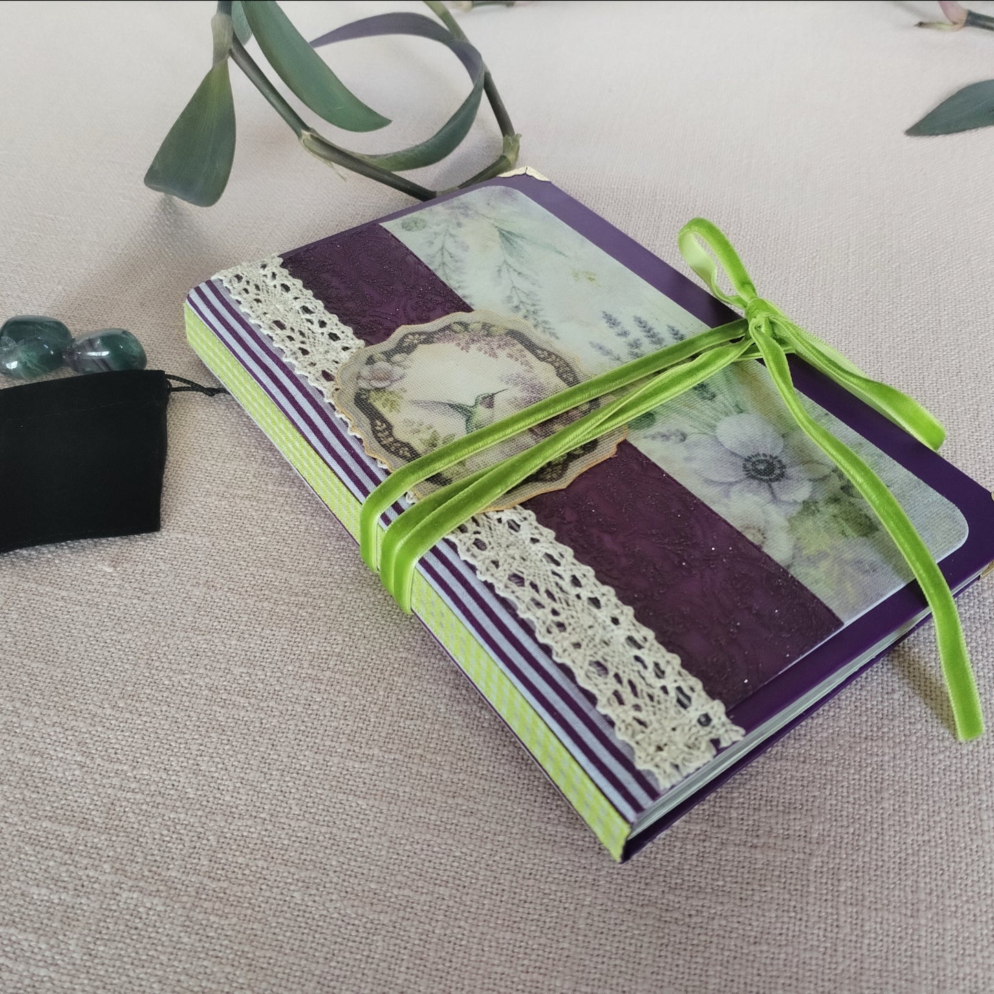 Journal Lila-Grün Vorderseite mit Buchrücken