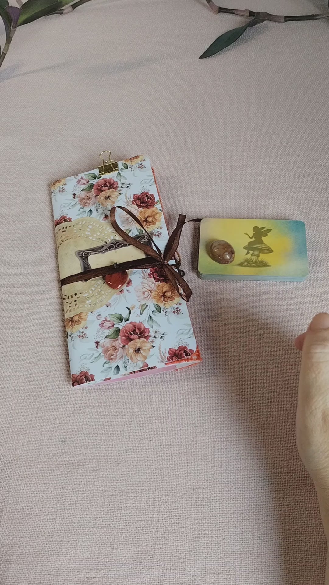 Long-Slim-Journal Motiv Rosen Kartenlegung, Produktvideo