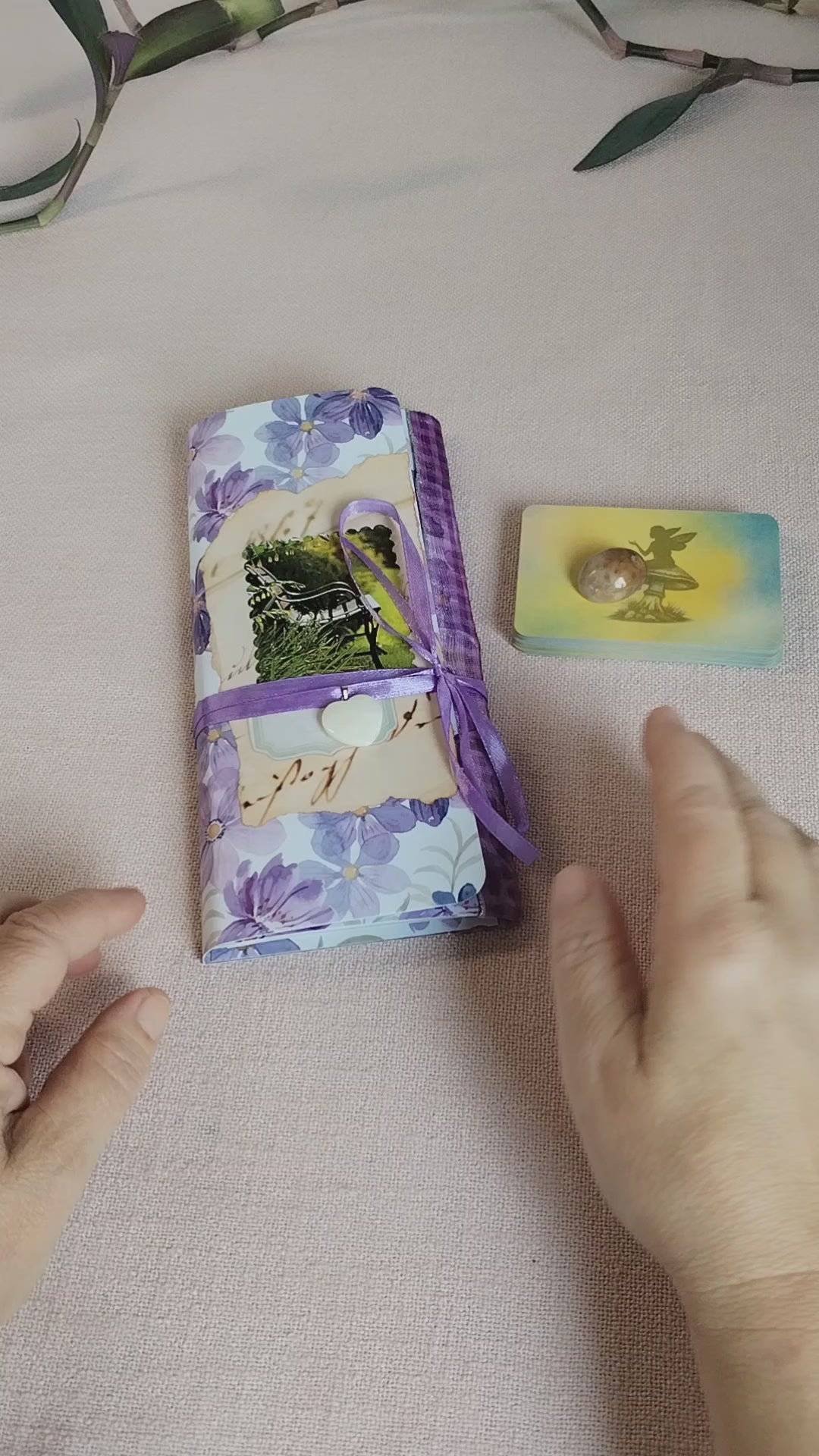 Kartenlegung für Long-Slim-Journal Lila Blumen, Produktvideo
